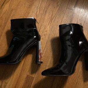 women’s heels shoes size 8 1/2 zipper black flames 🔥  ankle boots